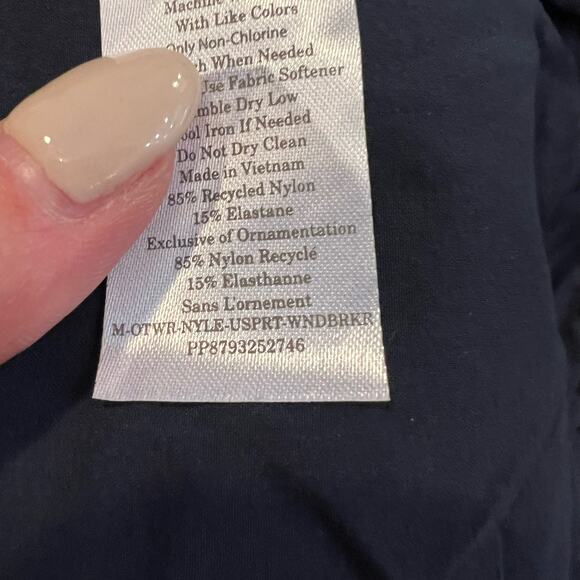 EVERLANE Uniform Sport Windbreaker Soft Shell Navy Stretch Zip Pockets Large NEW - Picture 8 of 8